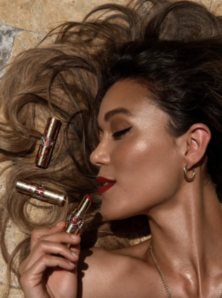 Beauty Gifts from Amazon Your Girlfriends Will Love! Interior